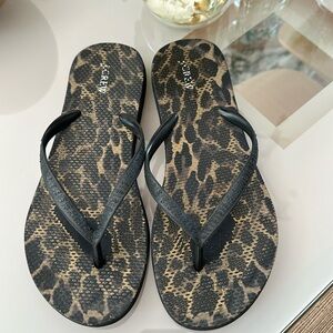 J Crew leopard flip flops 7